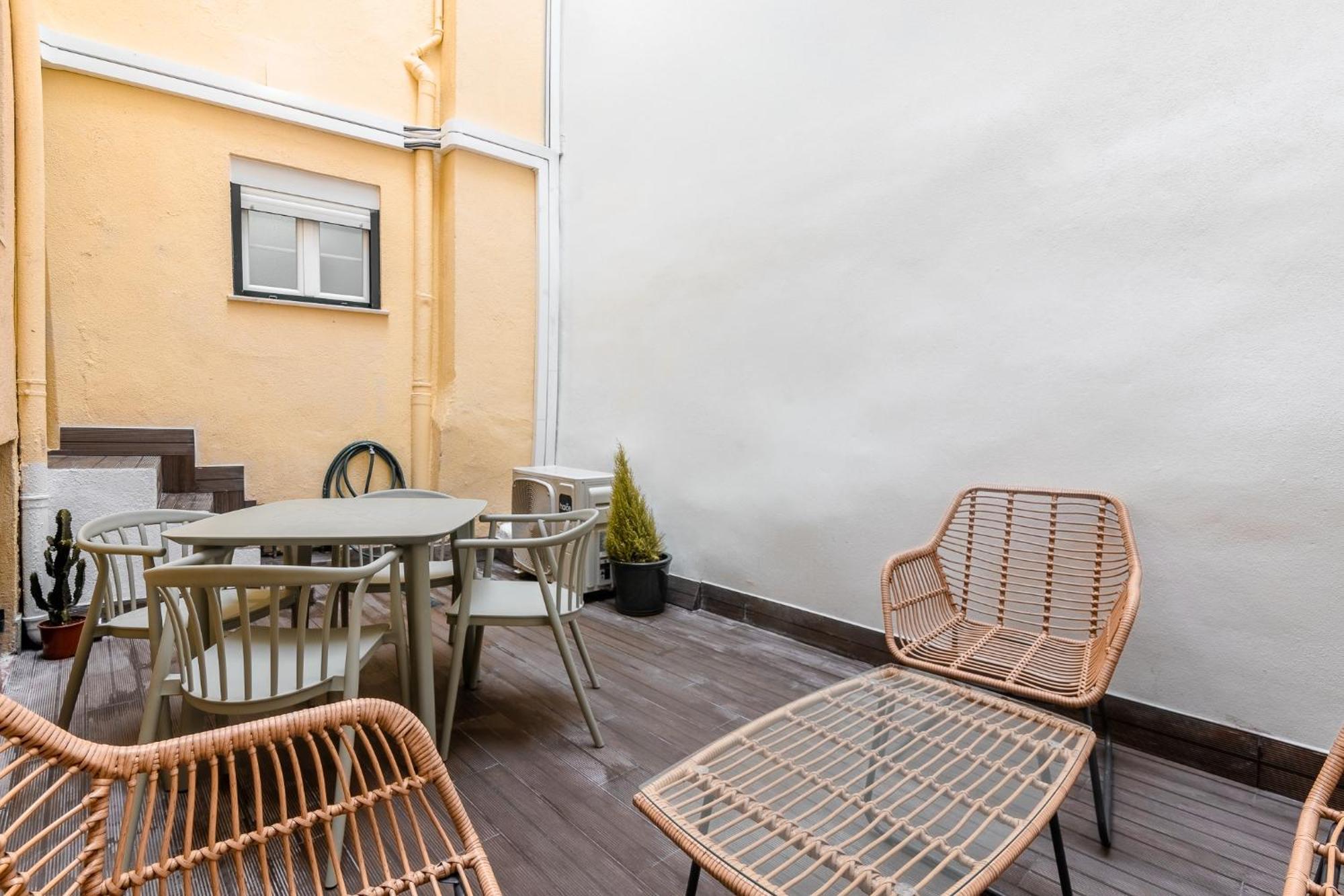 Be Fully Renovated! In The Heart Of The Old Town - Bica Apartamento