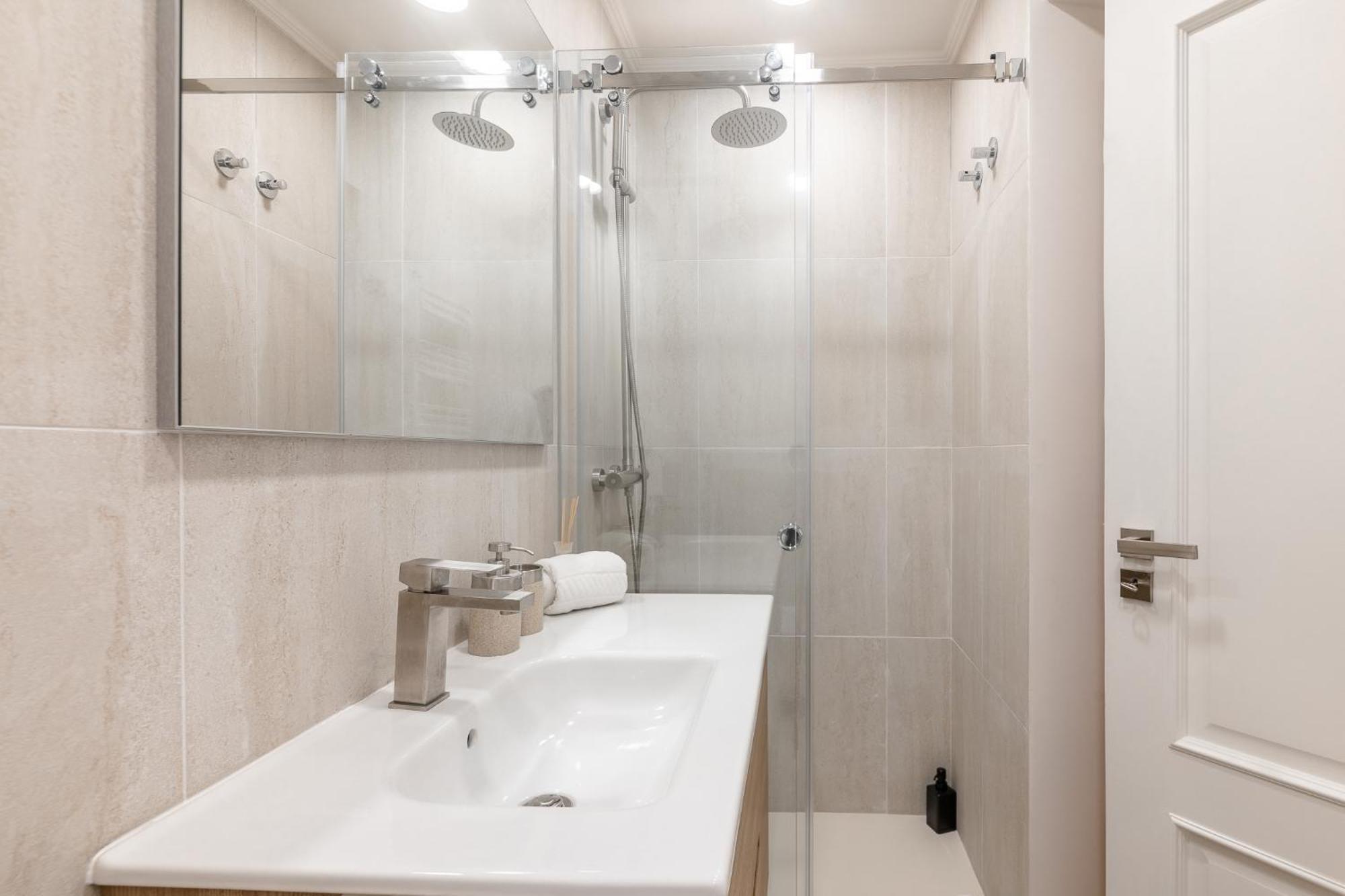 Be Fully Renovated! In The Heart Of The Old Town - Bica Apartment Lisbon