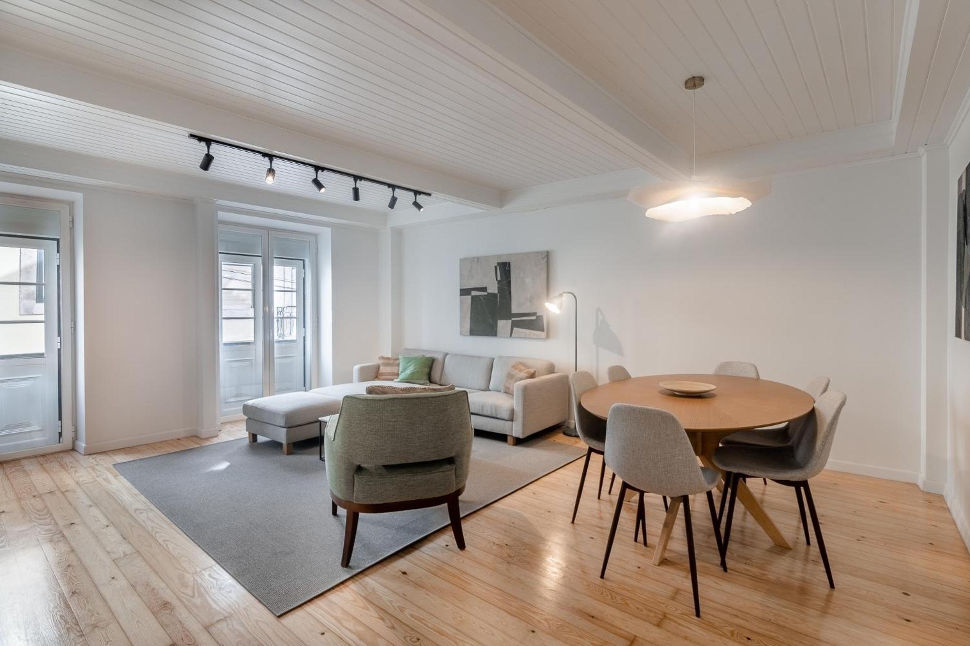 Be Fully Renovated! In The Heart Of The Old Town - Bica Apartment *